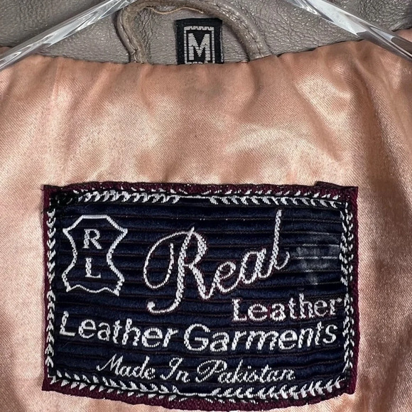 VINTAGE “REAL LEATHER” Smooth Light tan Leather Coat Size Medium Covered Buttons - Picture 2 of 9